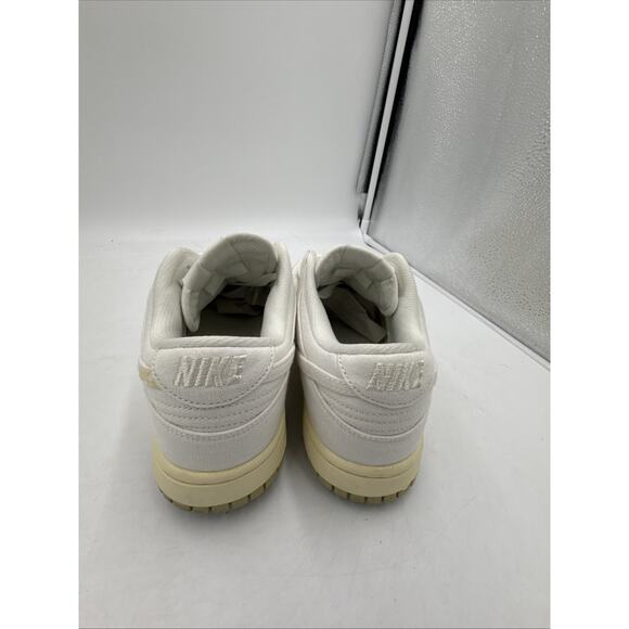 Size 9.5 - Nike Dunk SE Low The Future is Equal W - Picture 4 of 8